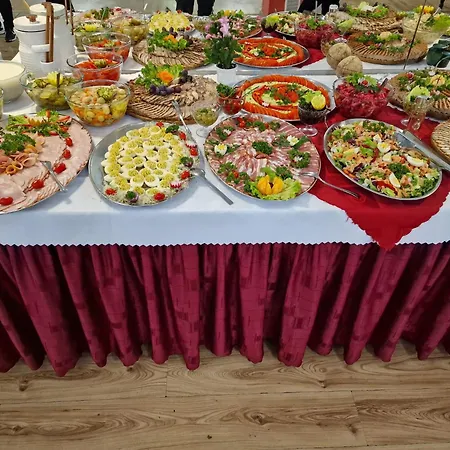 Mieszko Centrum Przy Deptaku קרפאז'